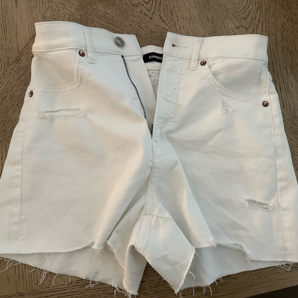 White New WO tags shorts Brand Express size 4